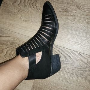 SAM EDELMAN CIRCUS REAL LEATHER CUT OUT CHELSEA TYPE BOOTIE EUC SIZE 8.5